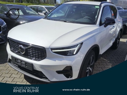 Volvo XC40 2025