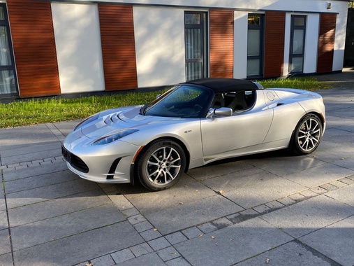 Tesla Roadster 2011