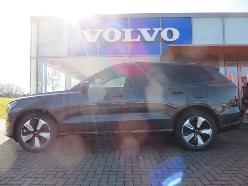 Volvo EX90