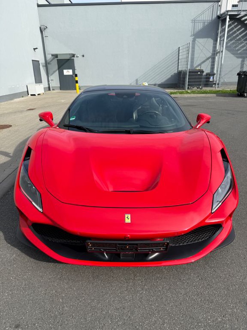 Ferrari F8