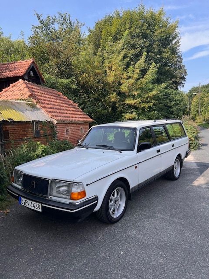 Volvo 245