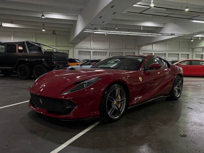 Ferrari 812