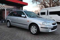 Mazda 323 2000