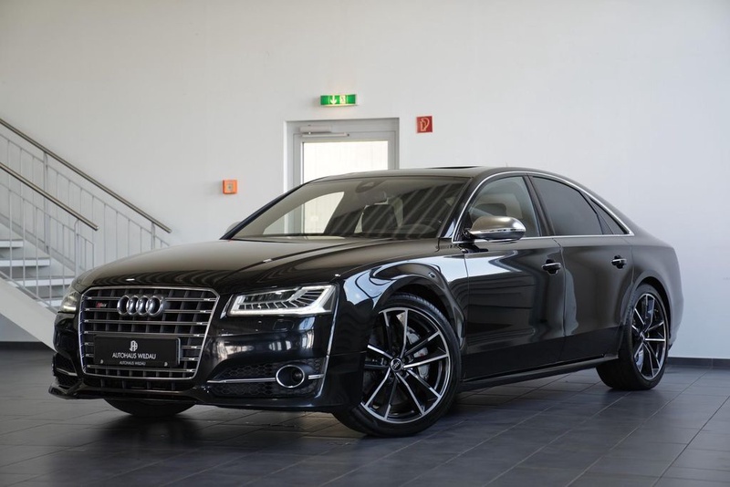 Audi S8