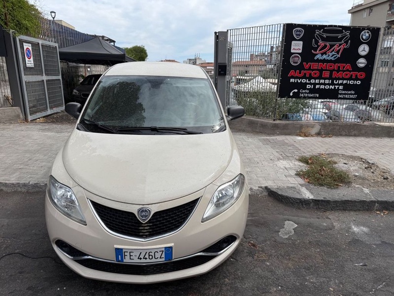 Lancia Ypsilon