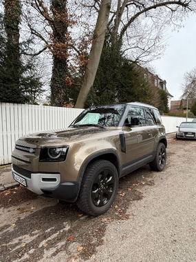 Land Rover Defender 2023