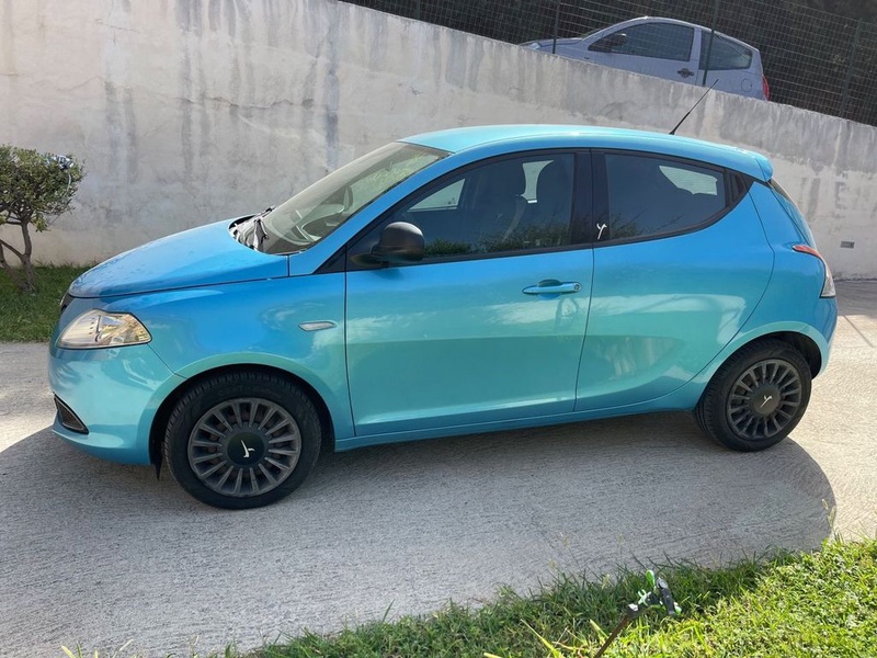 Lancia Ypsilon