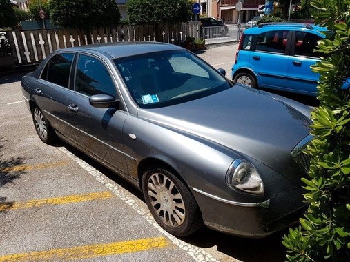 Lancia Thesis 2004