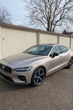 Volvo S60 2023