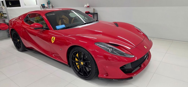 Ferrari 812