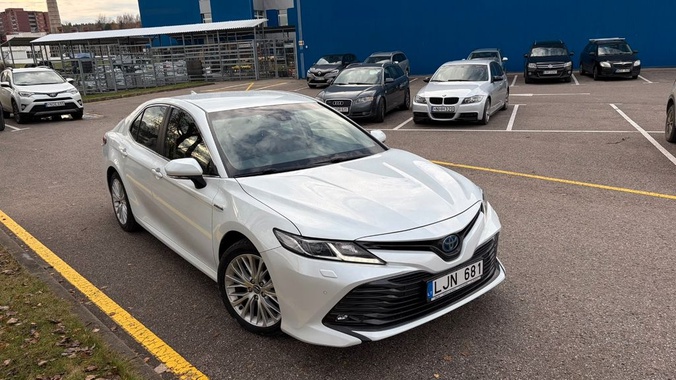 Toyota Camry 2020