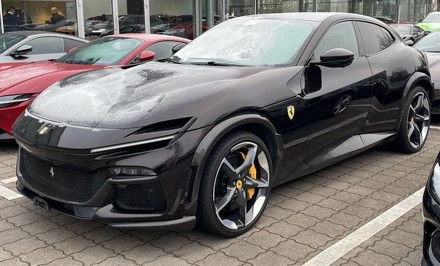 Ferrari Purosangue 2023