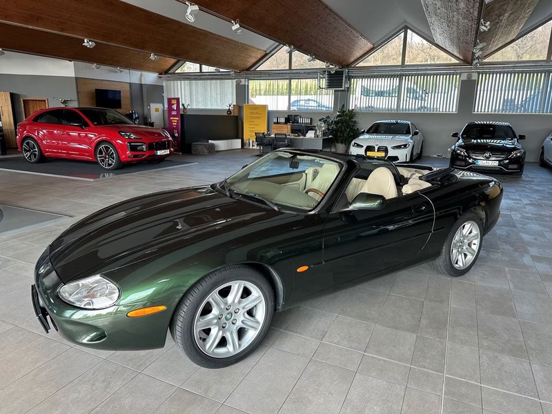 Jaguar XK8
