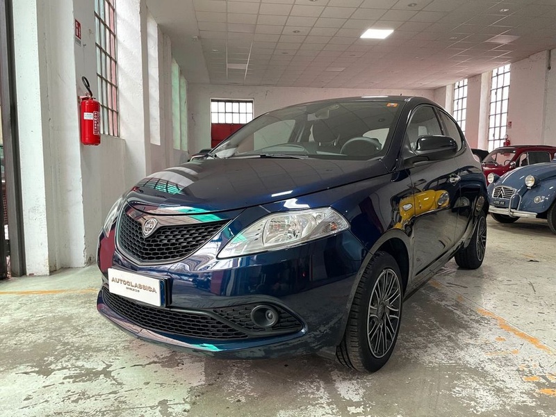 Lancia Ypsilon