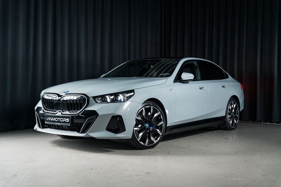BMW i5 2023