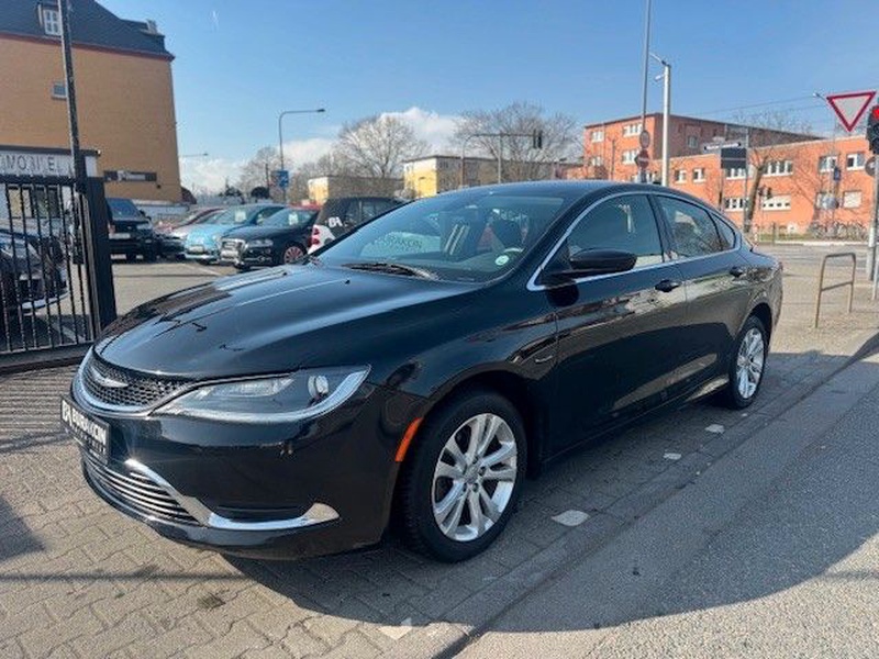 Chrysler 200