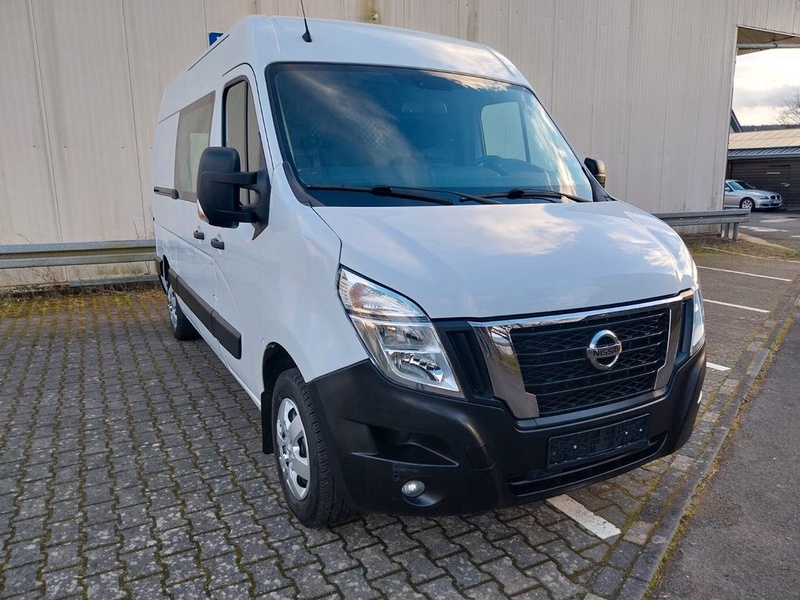 Nissan NV400