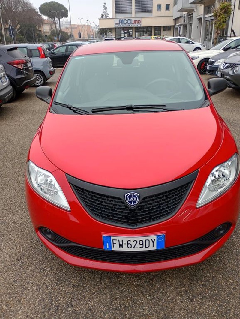 Lancia Ypsilon