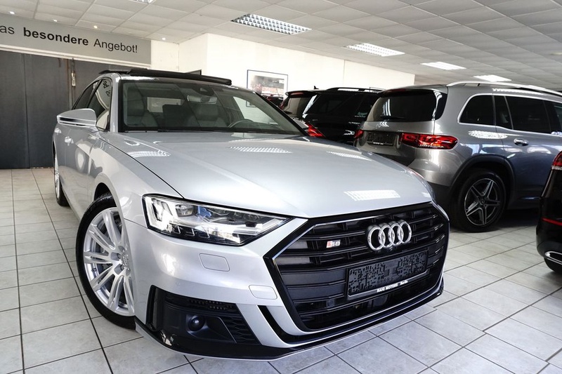 Audi S8