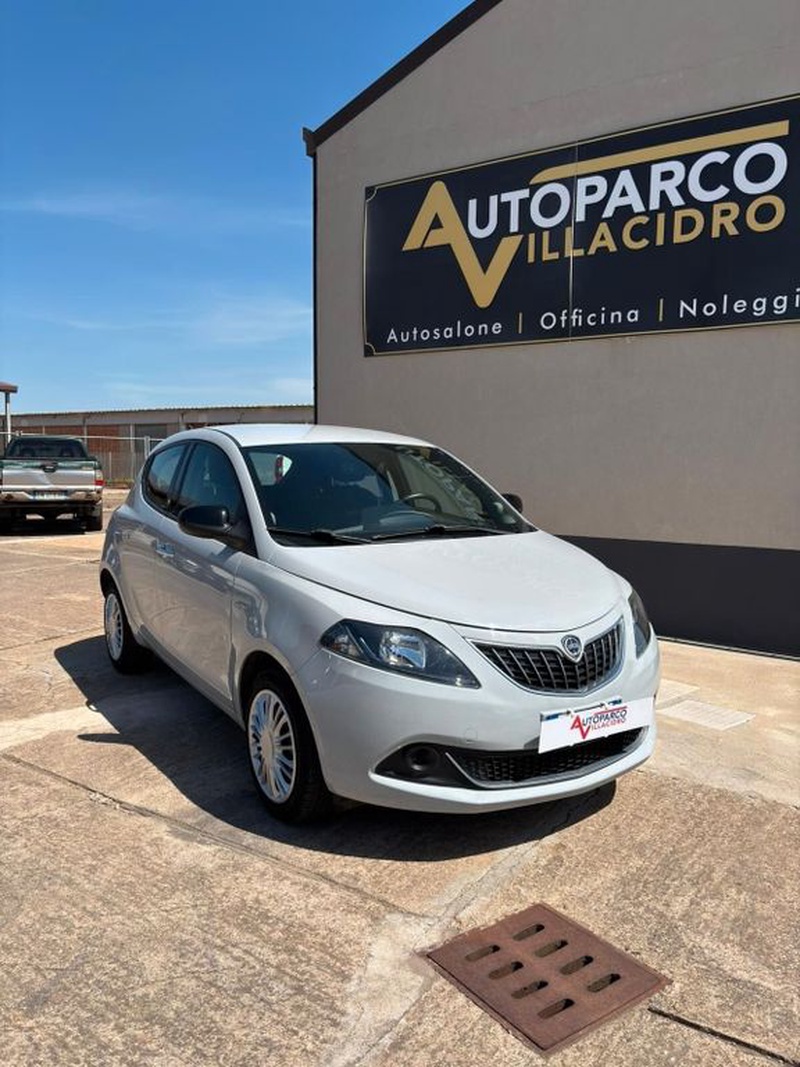 Lancia Ypsilon
