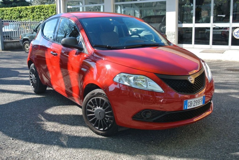 Lancia Ypsilon