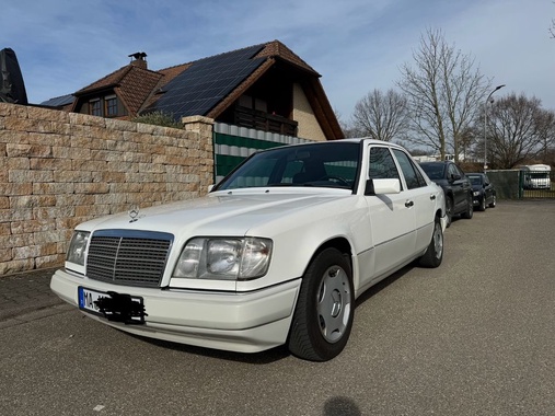 Mercedes-Benz 220 1994