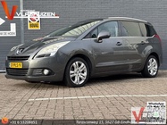 Peugeot 5008 2011