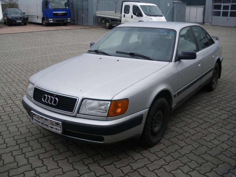 Audi 100