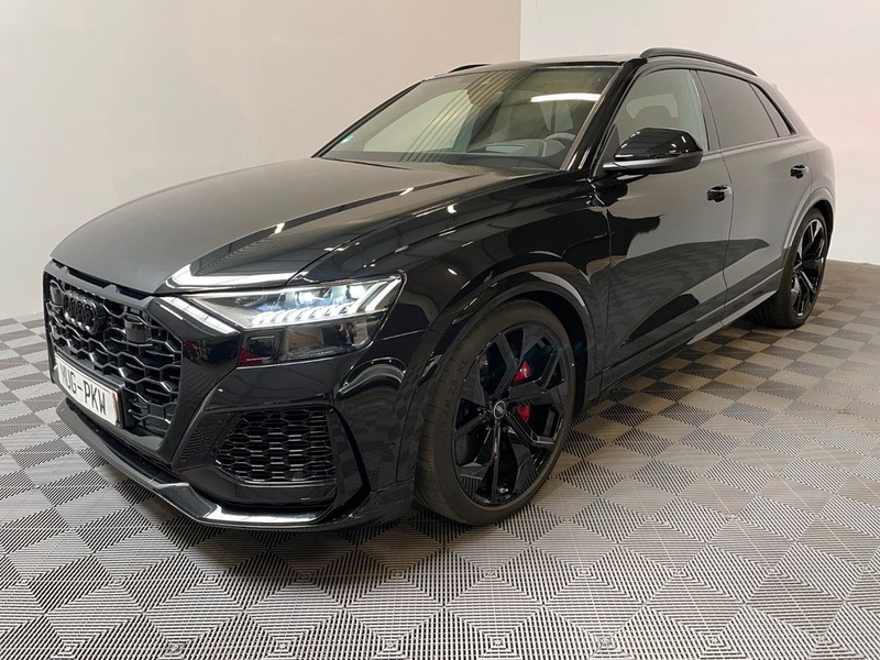 Audi RSQ8