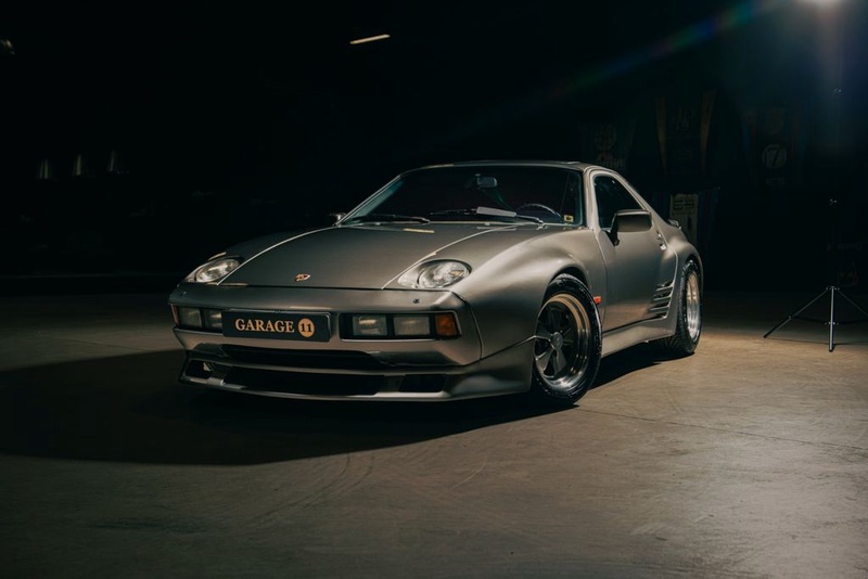 Porsche 928