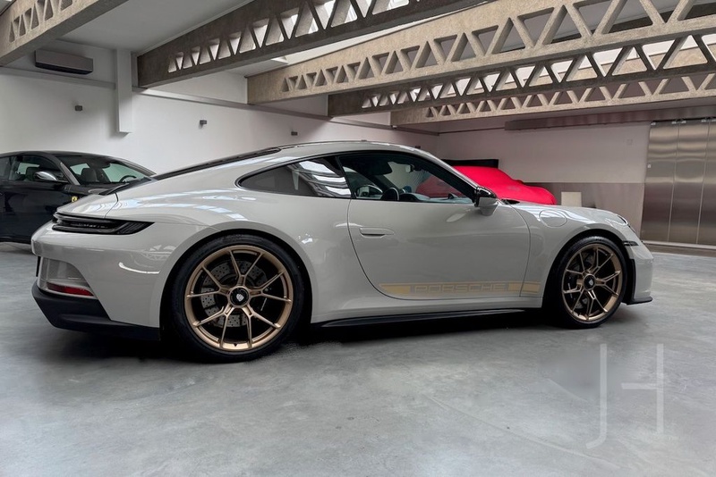 Porsche 992