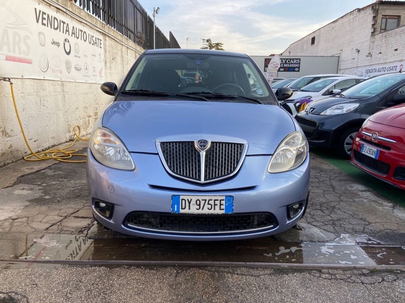 Lancia Ypsilon
