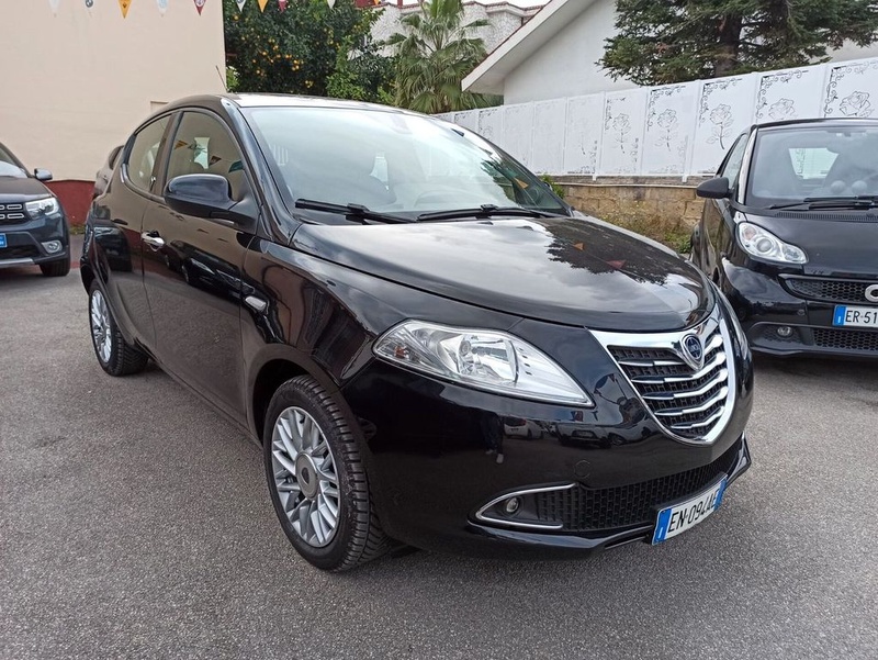 Lancia Ypsilon