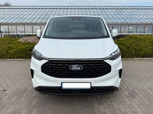 Ford Tourneo Custom 2025