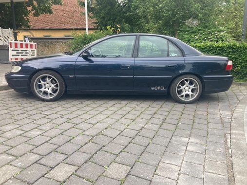 Opel Omega 2003
