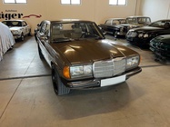 Mercedes-Benz 200 1985