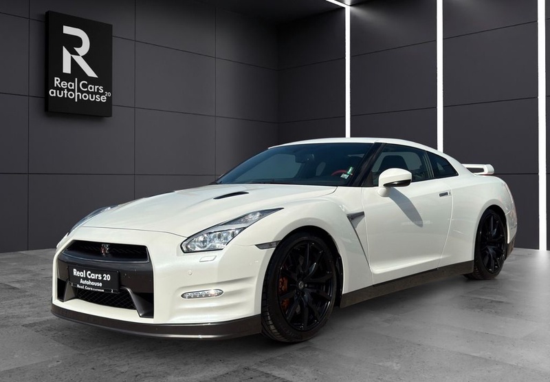 Nissan GT-R