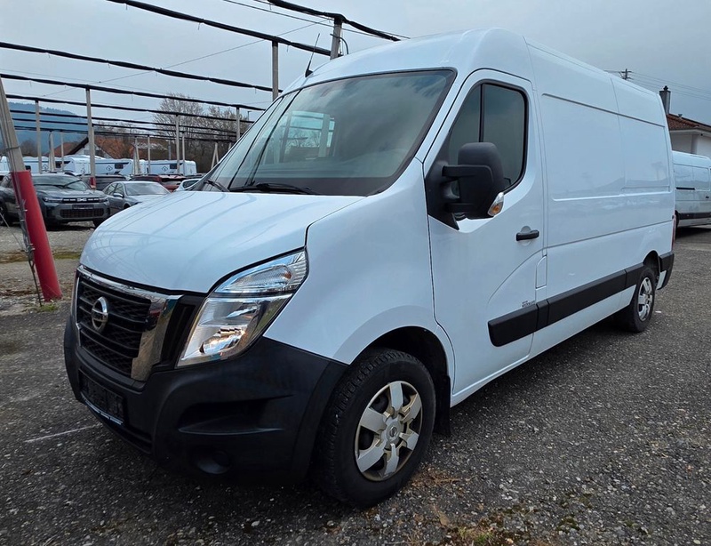 Nissan NV400