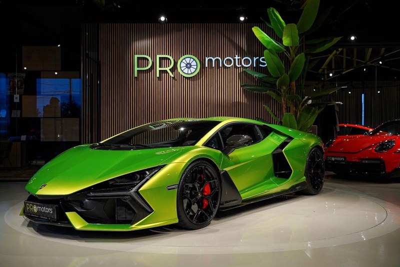 Lamborghini Revuelto