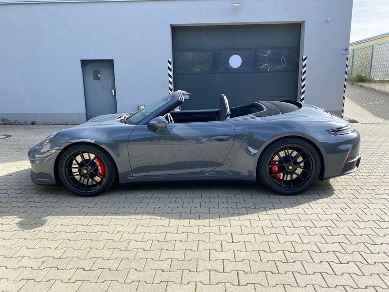 Porsche 992