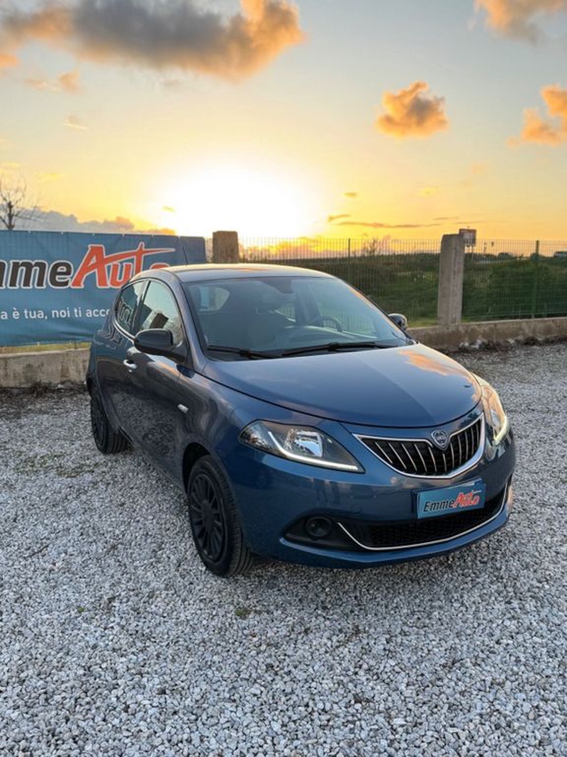Lancia Ypsilon