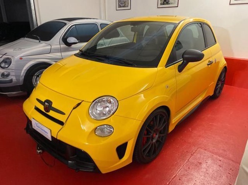 Abarth 695 2019