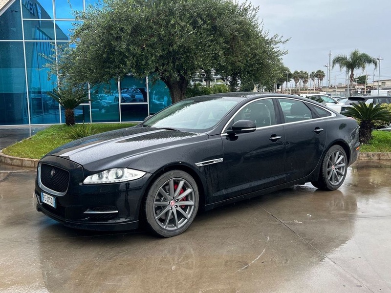 Jaguar XJ