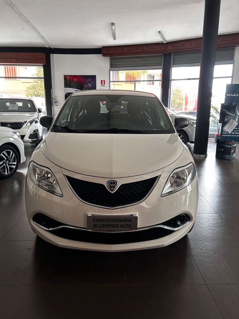 Lancia Ypsilon