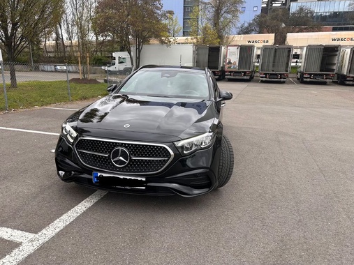Mercedes-Benz 220 2024