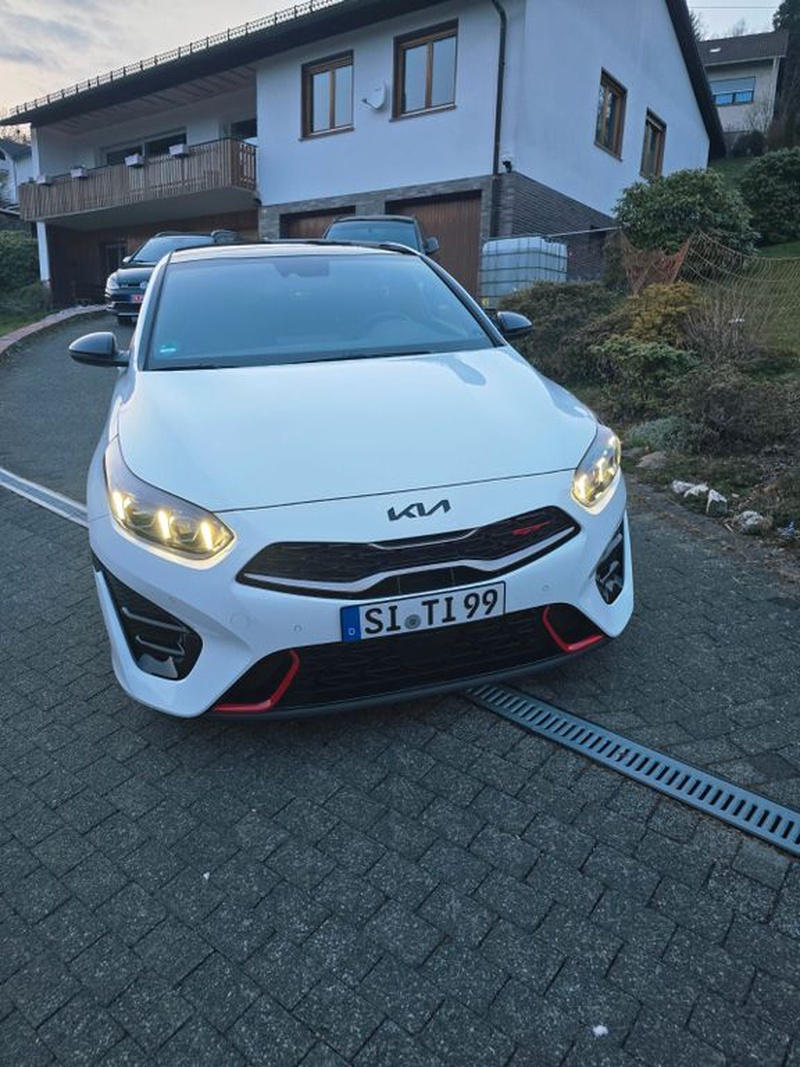 Kia pro cee'd / ProCeed