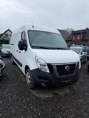 Nissan NV400 2022