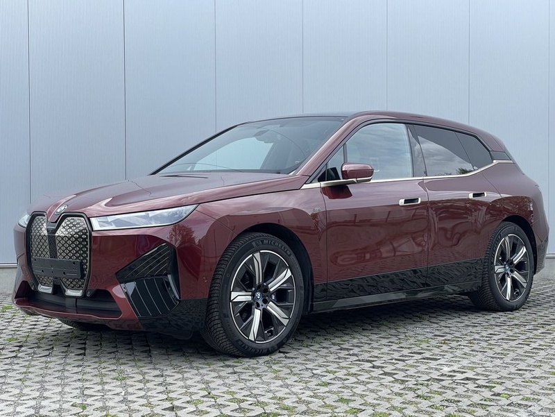BMW iX