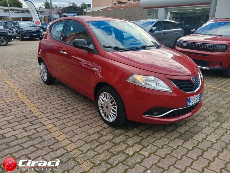 Lancia Ypsilon