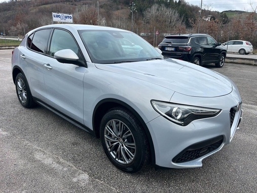 Alfa Romeo Stelvio 2021